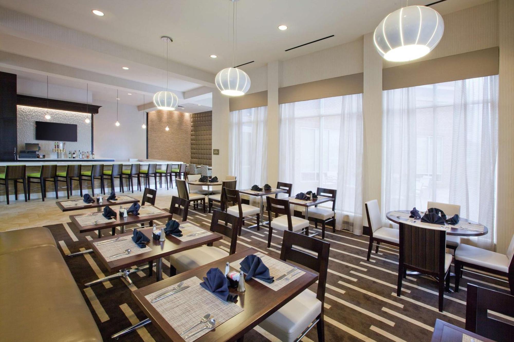 Hilton Garden Inn Raleigh Cary Extérieur photo