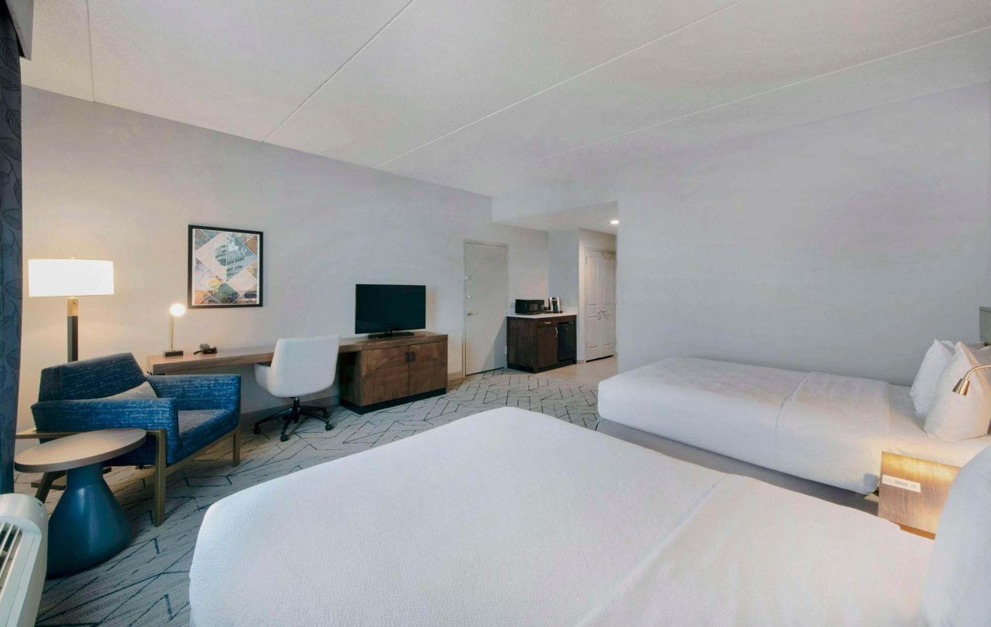 Hilton Garden Inn Raleigh Cary Extérieur photo