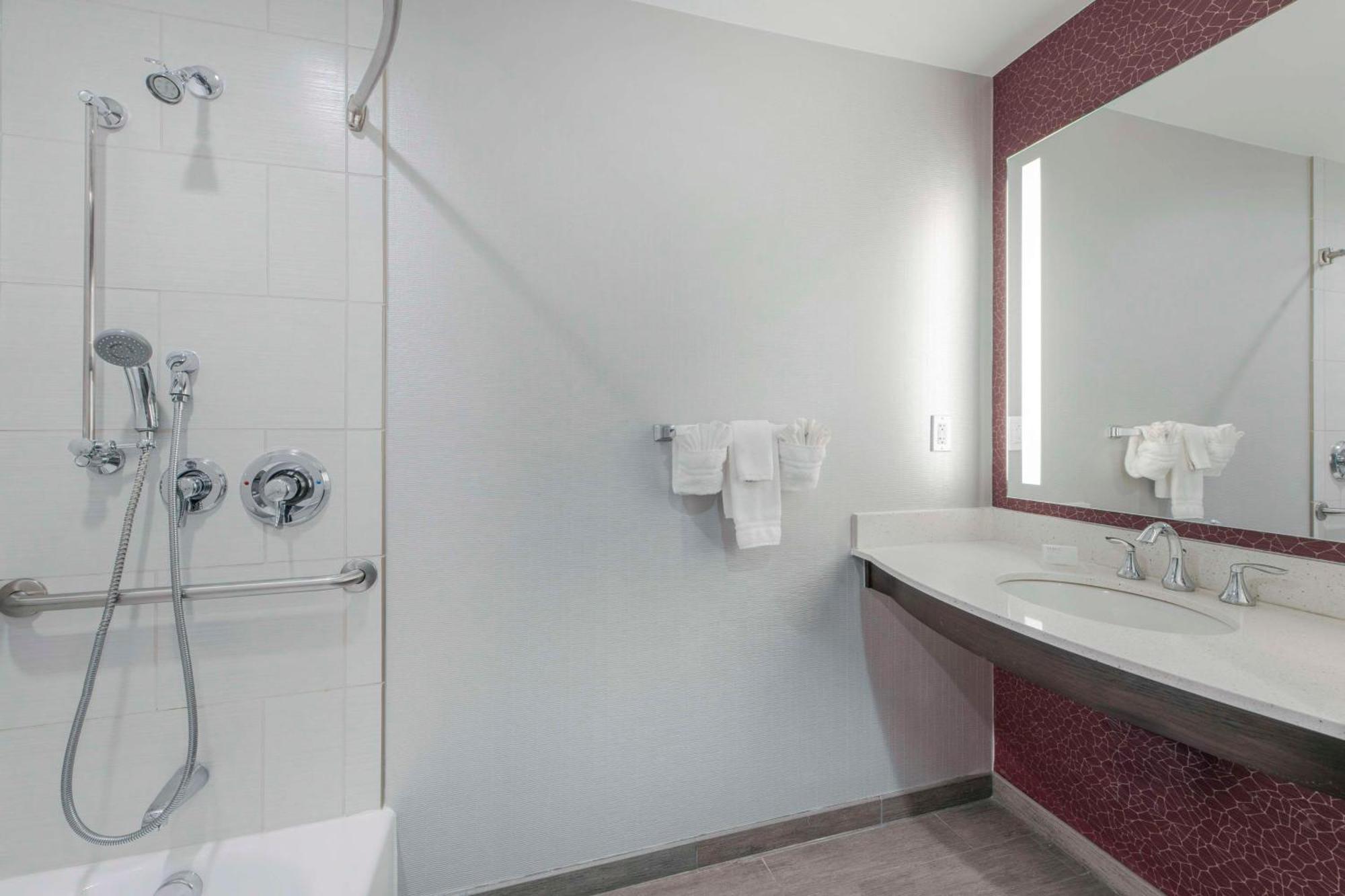 Hilton Garden Inn Raleigh Cary Extérieur photo