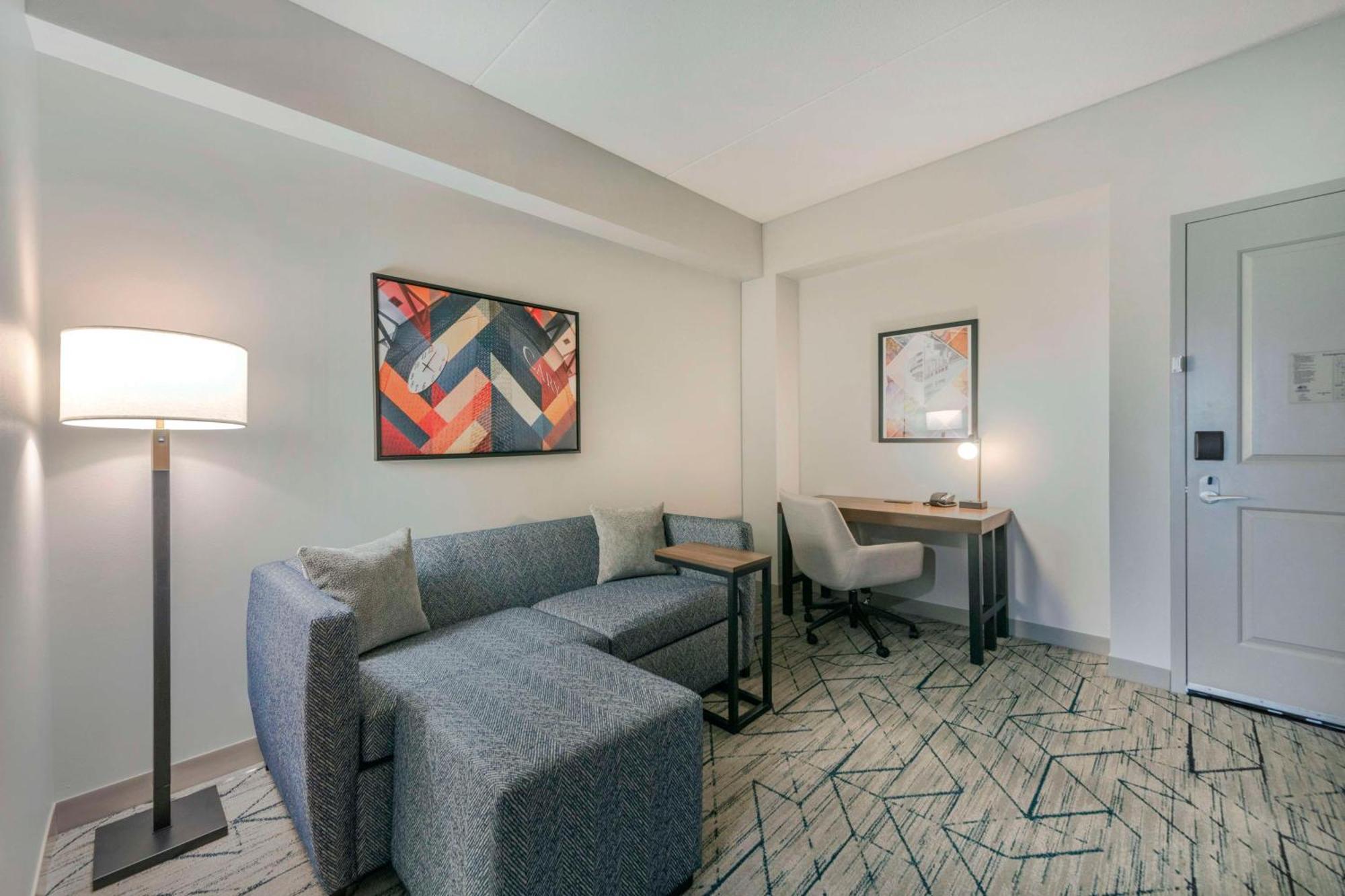 Hilton Garden Inn Raleigh Cary Extérieur photo
