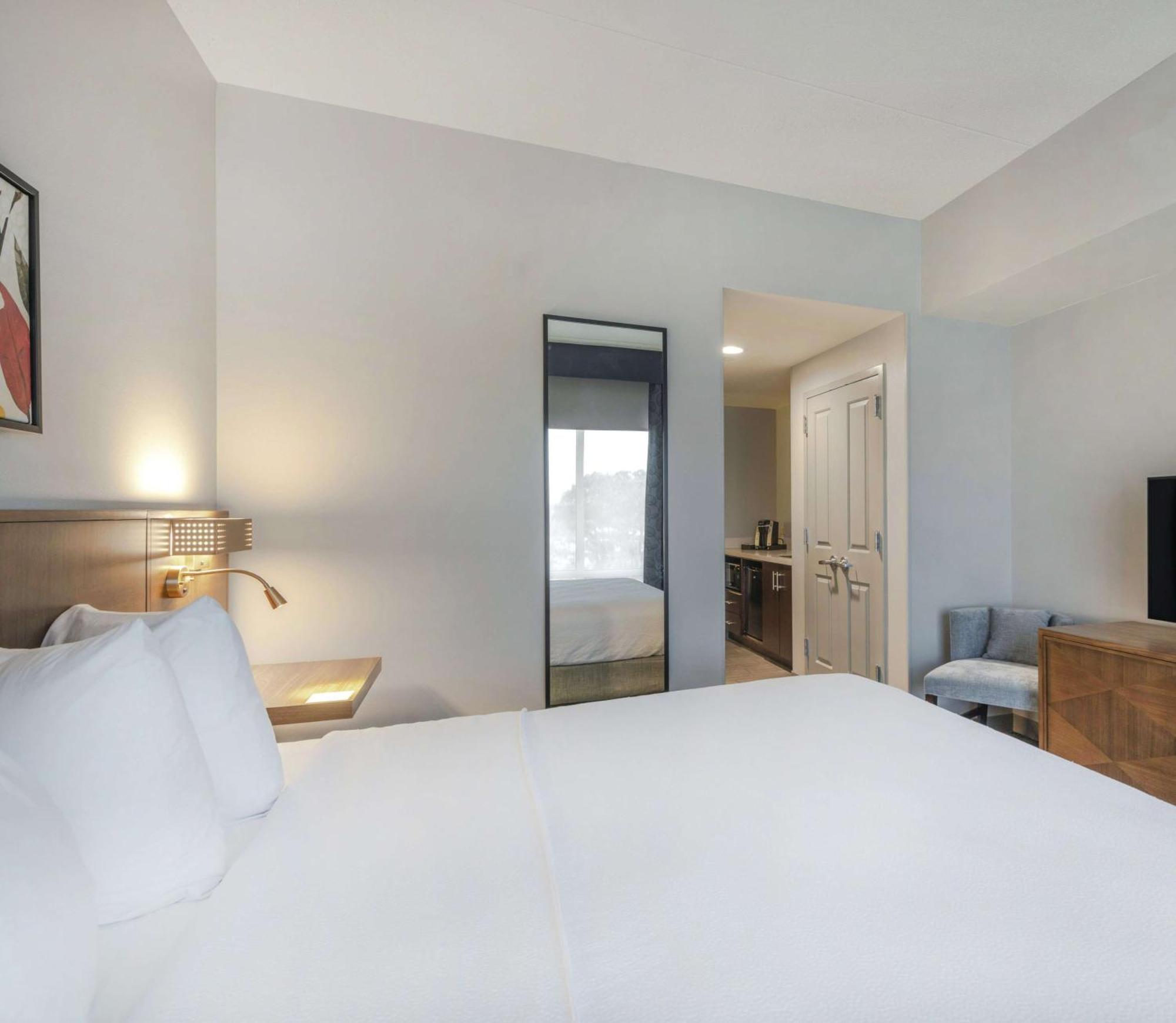 Hilton Garden Inn Raleigh Cary Extérieur photo