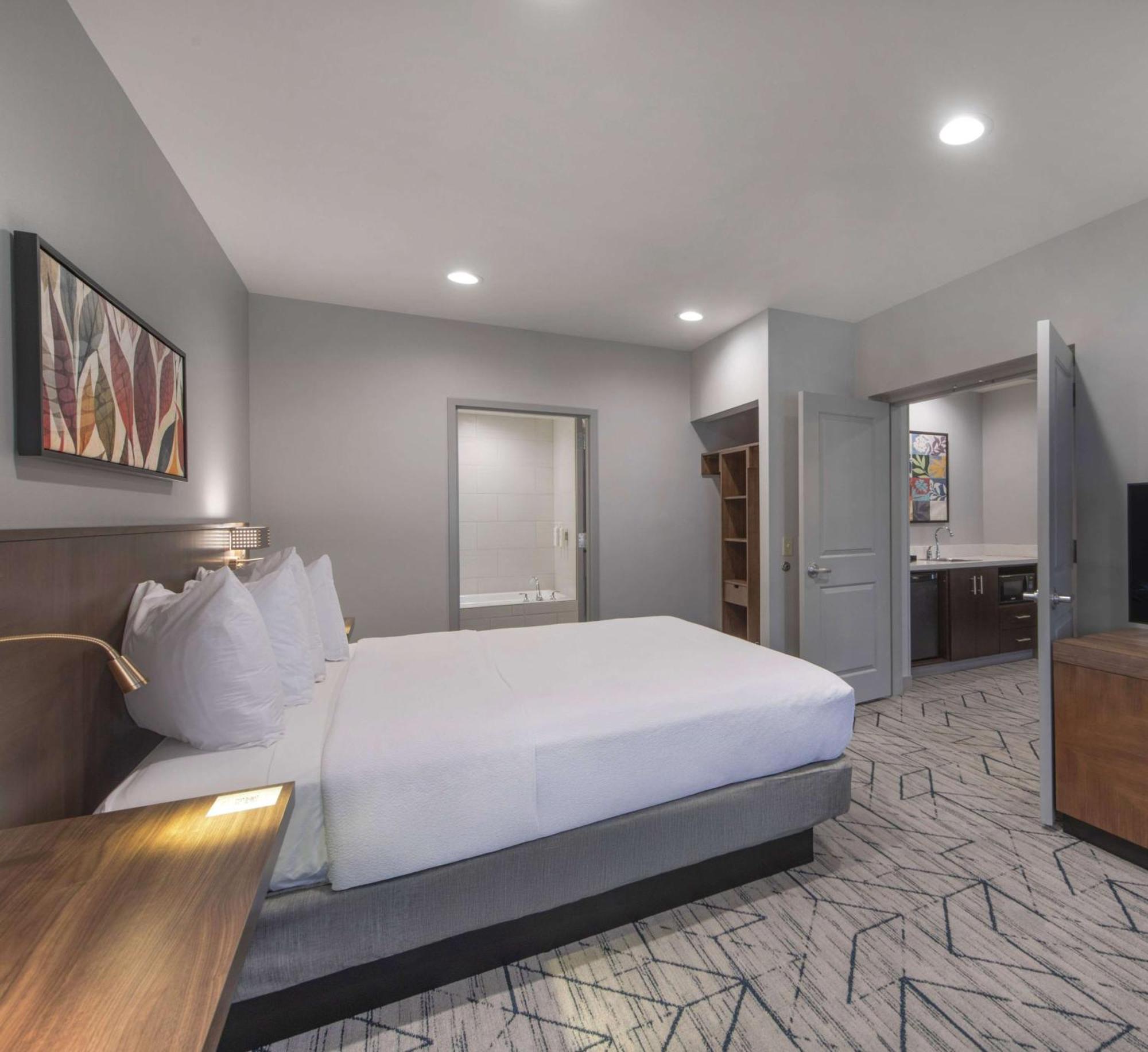 Hilton Garden Inn Raleigh Cary Extérieur photo