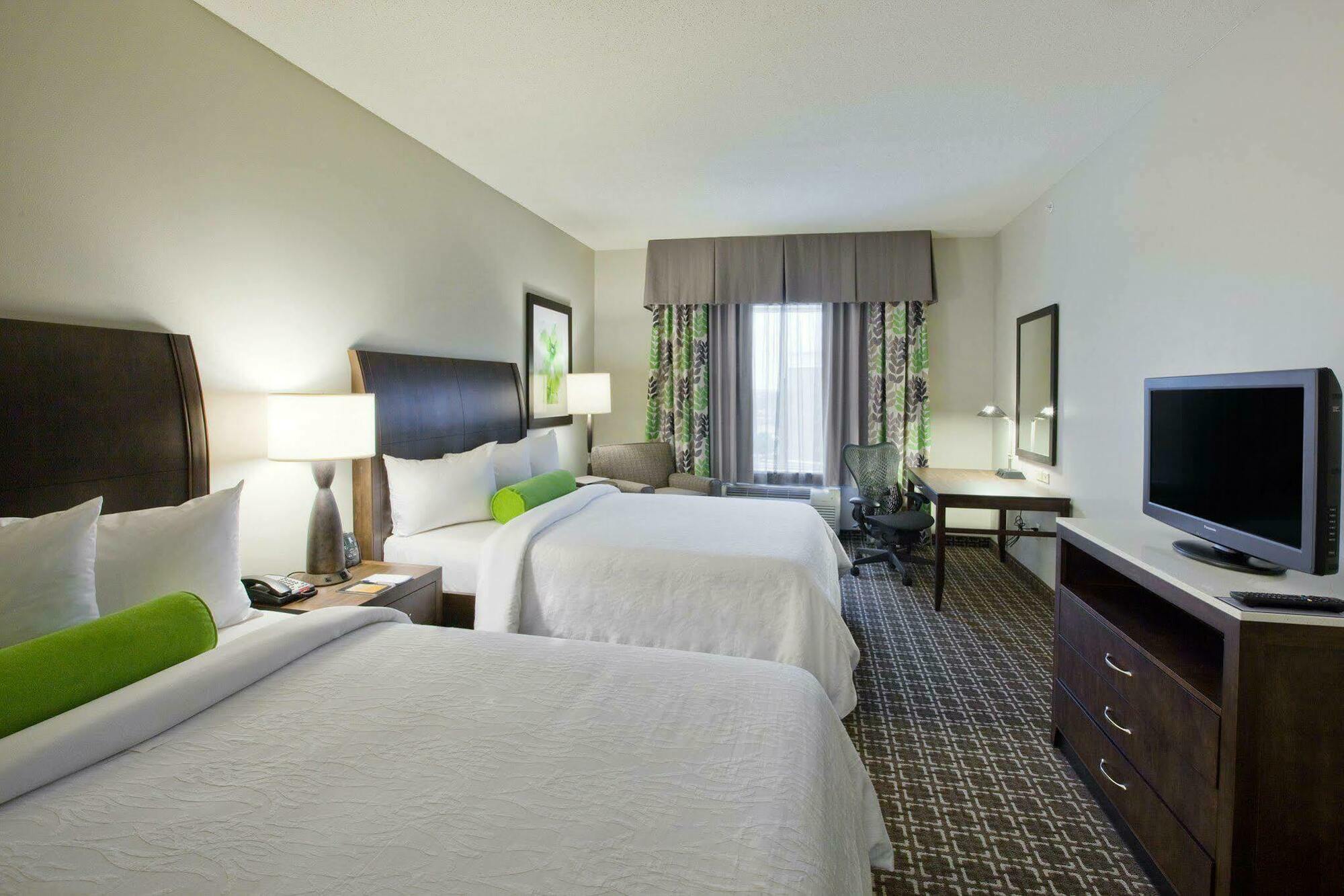 Hilton Garden Inn Raleigh Cary Extérieur photo
